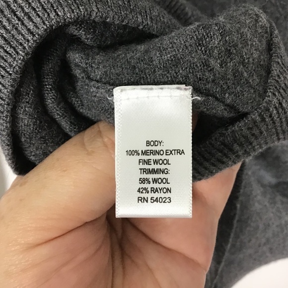 Banana Republic Merino Wool Gray Sweater - Picture 4 of 5